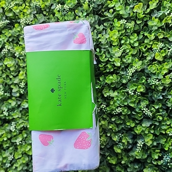 Kate Spade Green Strawberry Queen Sheet Set 100% Cotton Percale New - Picture 7 of 10